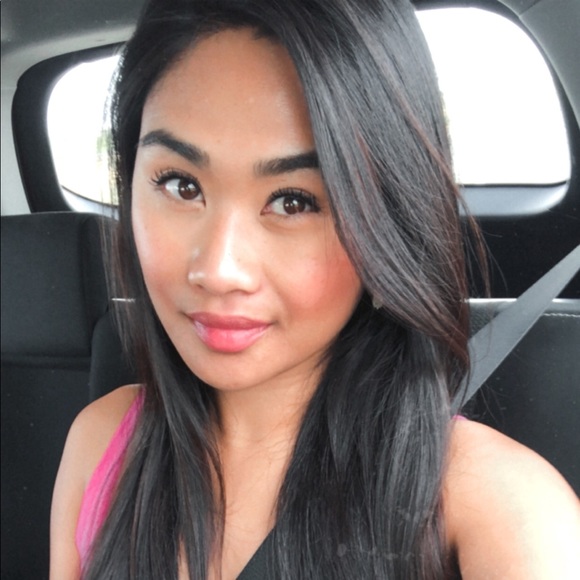 Meet your Posher, Lorianne - Picture 2 of 4